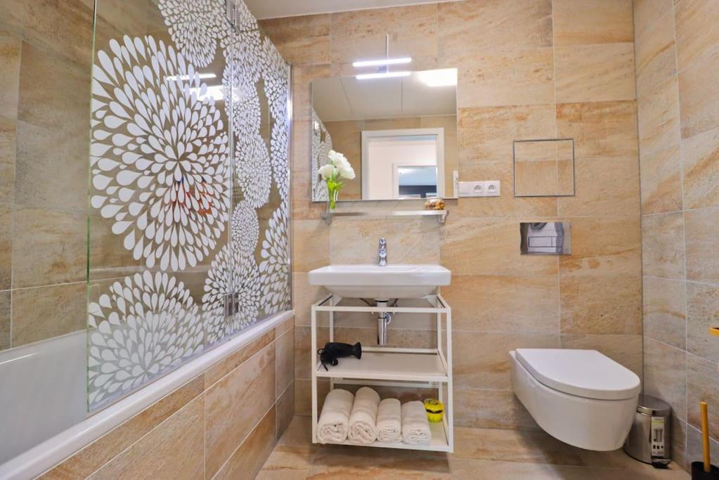 The Peony Apartment in Smichov, Prague 5