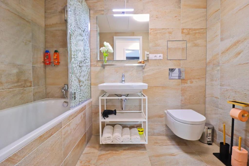 The Peony Apartment in Smichov, Prague 5