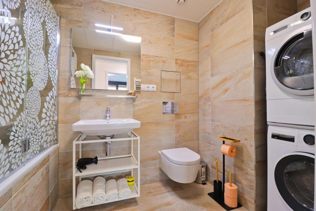 The Peony Apartment in Smichov, Prague 5