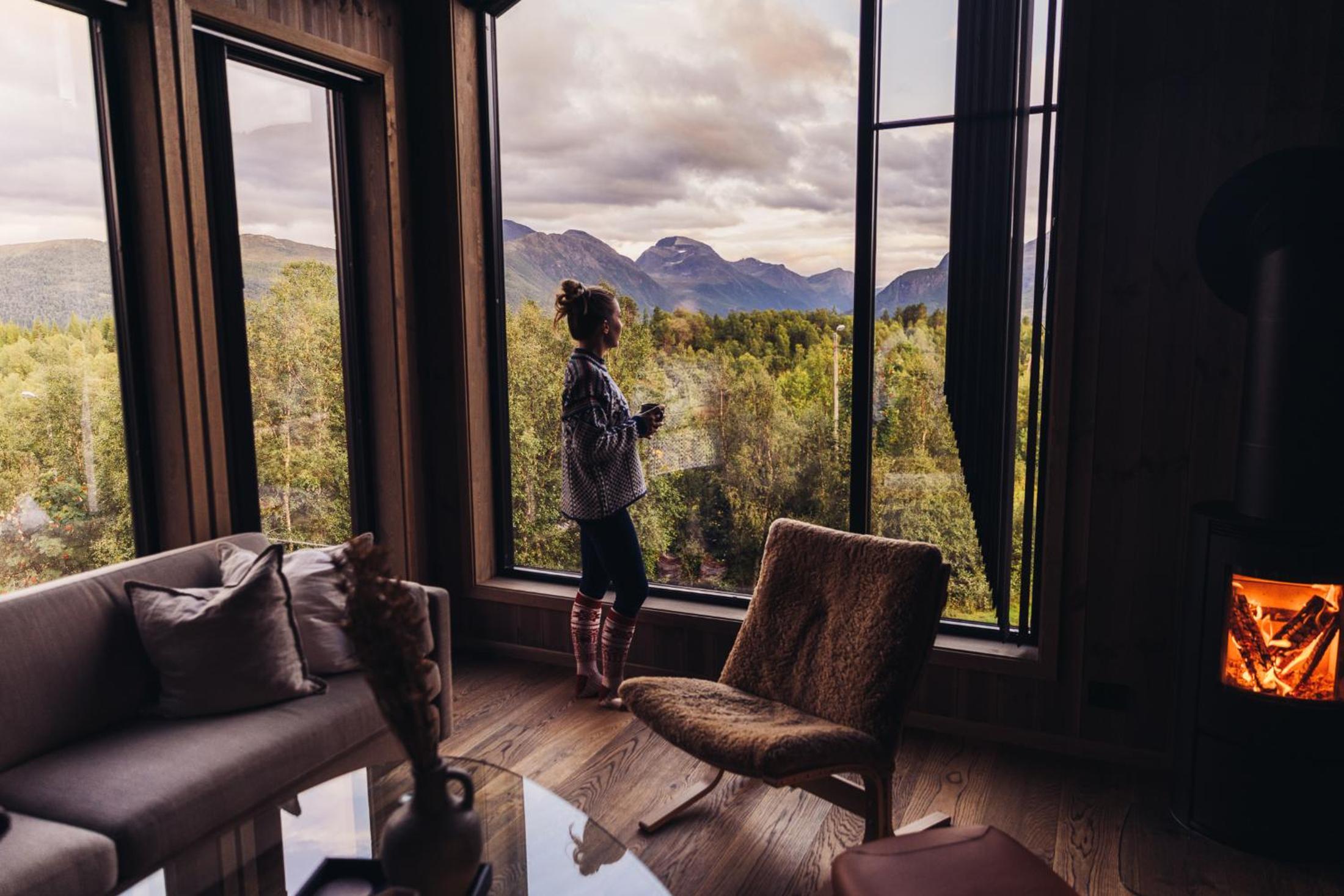 Nordic Luxury Apartment - Private Sauna & Panoramic Mountain Views view 3