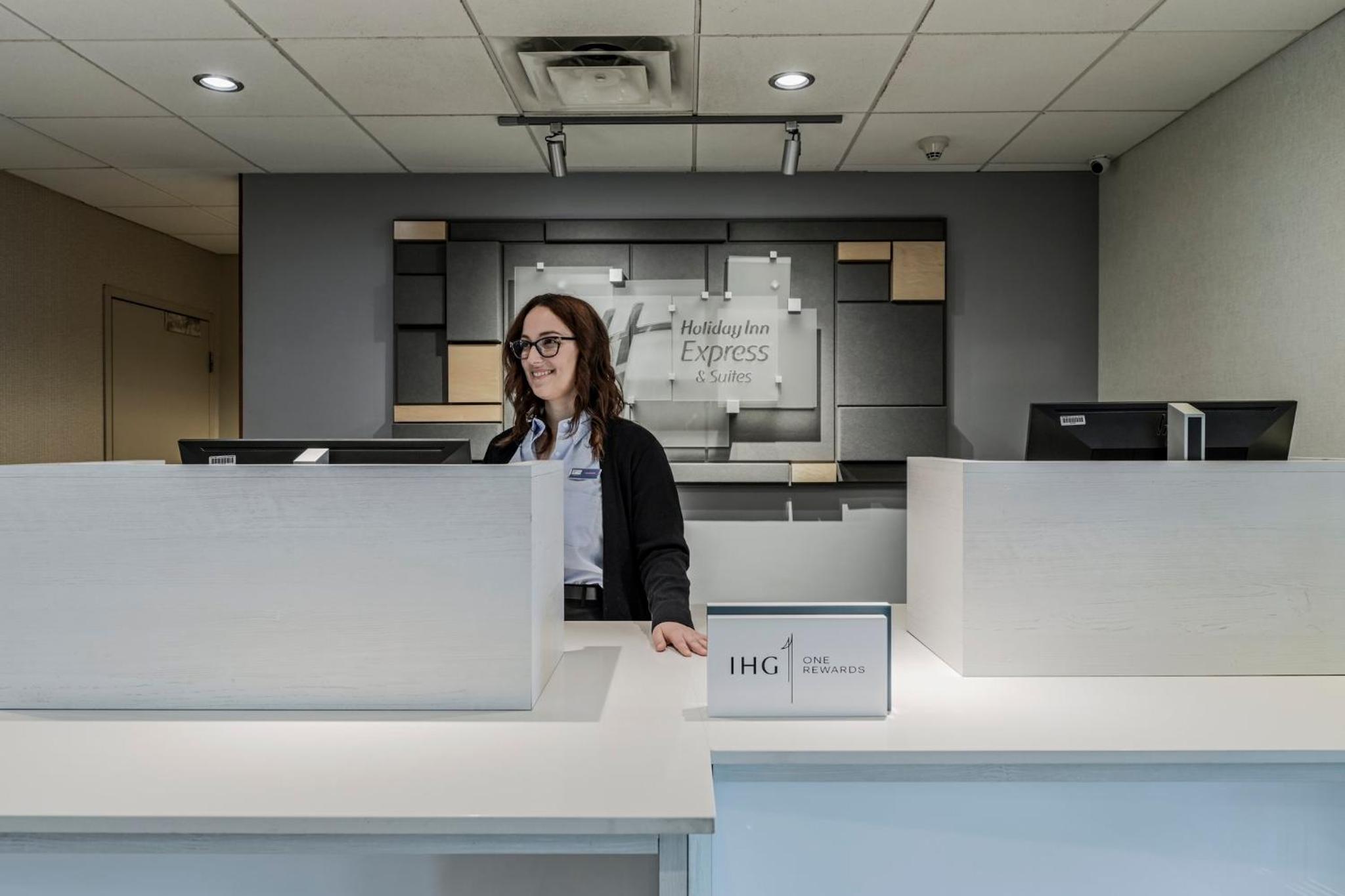 Hotel Holiday Inn Express Hotel & Suites Saint - Hyacinthe, an IHG Hotel - Image 1