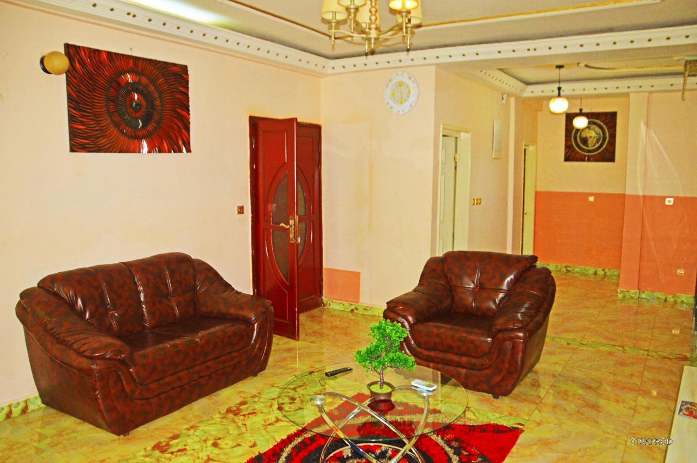 Chris Complex Executive Stays -Luxury Furnished Apartments and Guesthouses In Yaounde