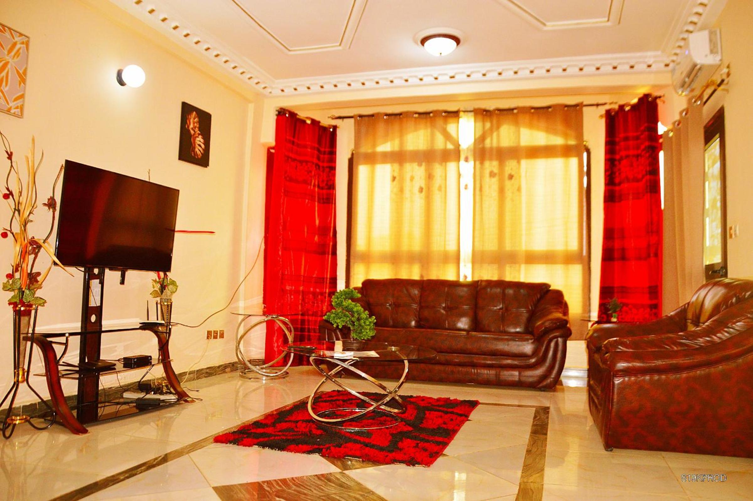 Chris Complex Executive Stays -Luxury Furnished Apartments and Guesthouses In Yaounde