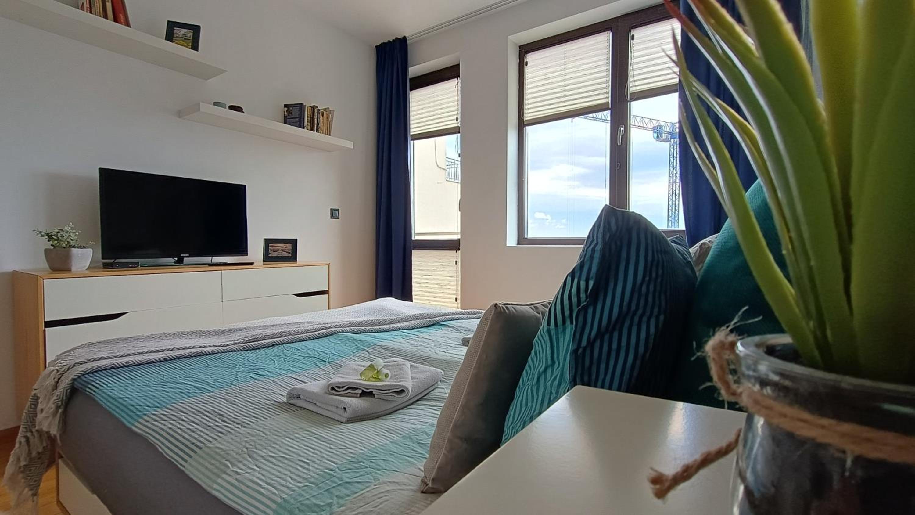 Modern Comfort near Airport, The Mall, TechPark by KeyBox