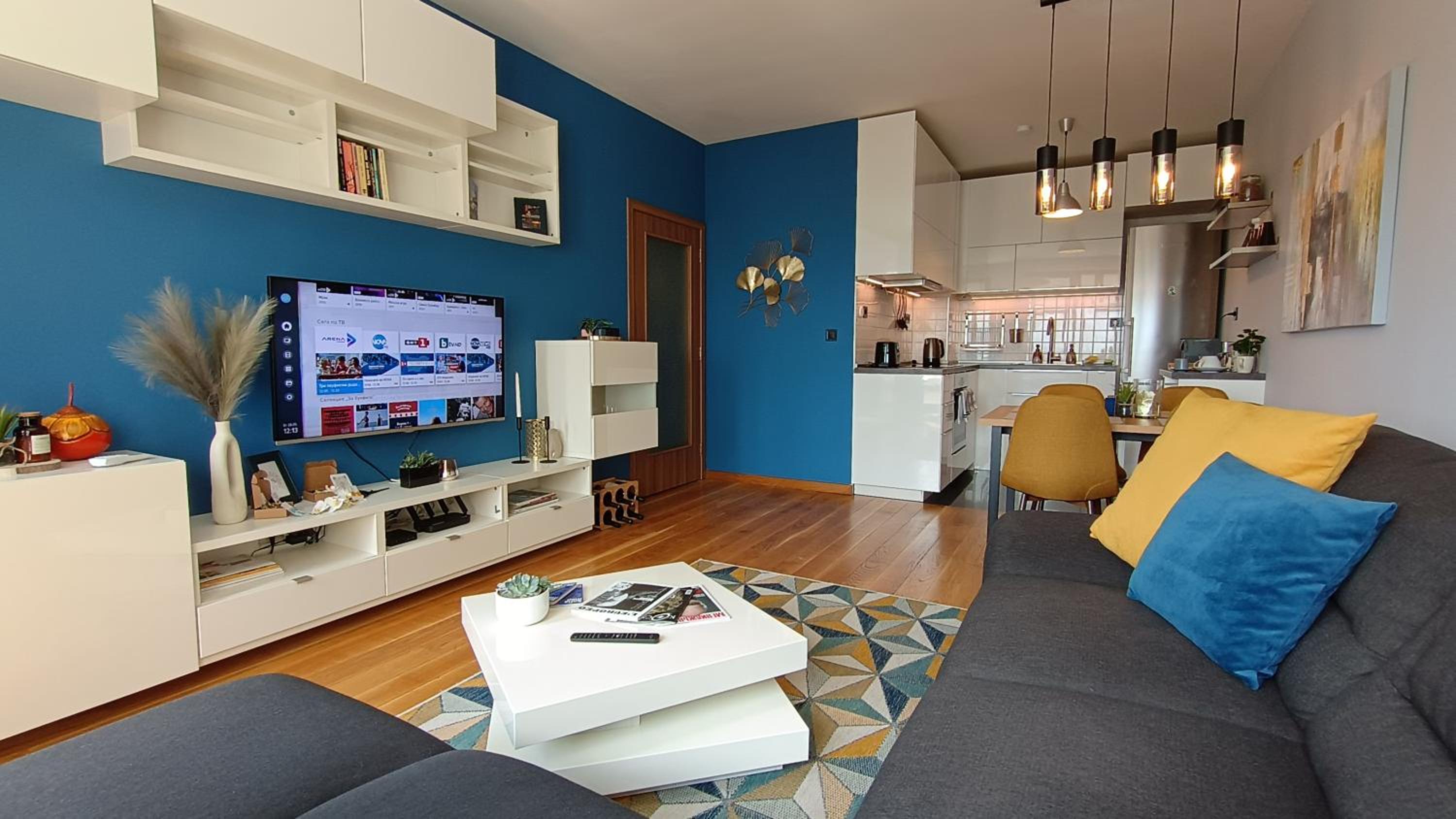 Modern Comfort near Airport, The Mall, TechPark by KeyBox