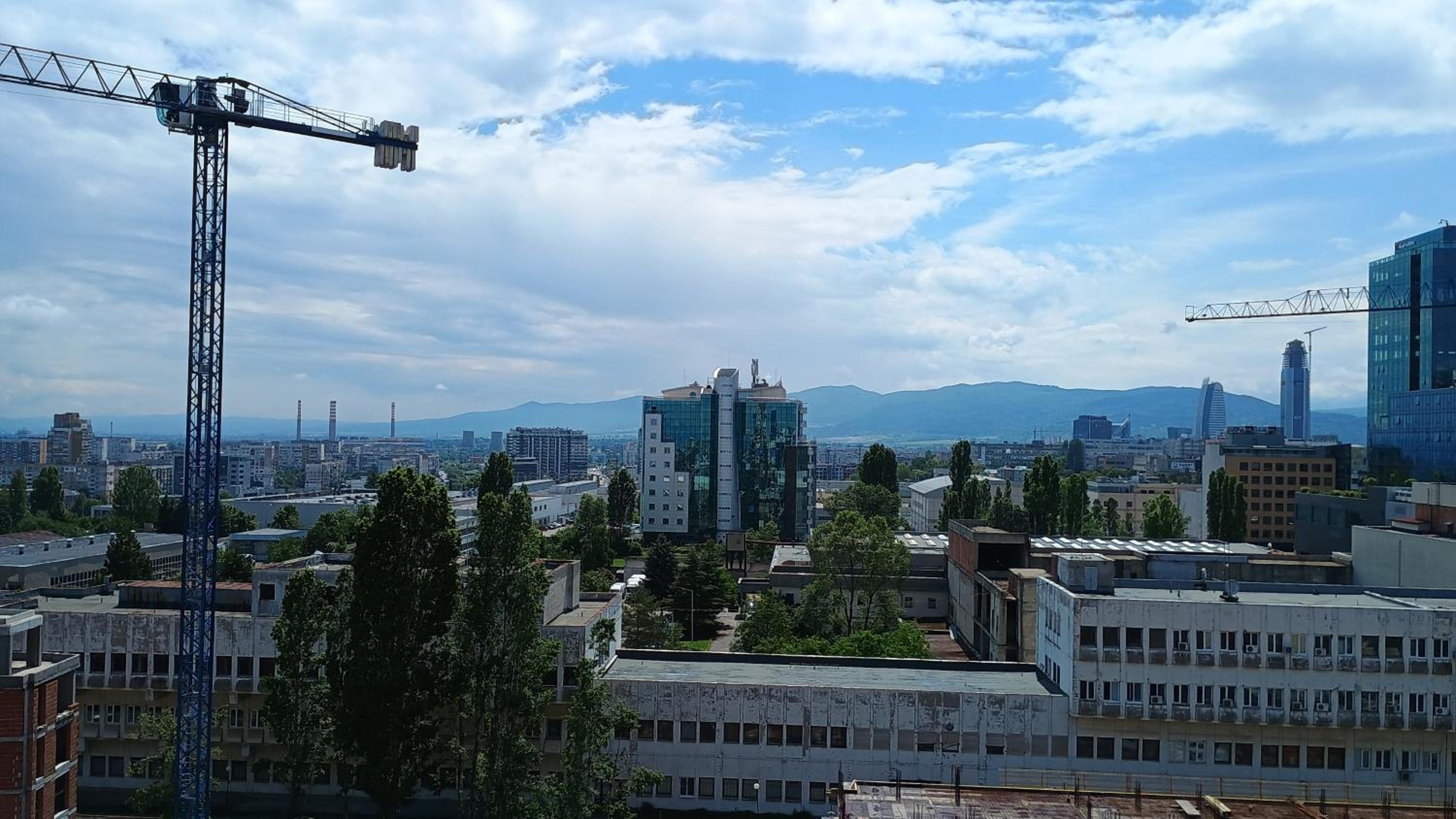 Modern Comfort near Airport, The Mall, TechPark by KeyBox