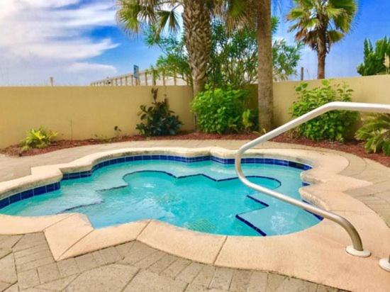Beach Front Radiant Robins Nest 112, Free Activities Included!