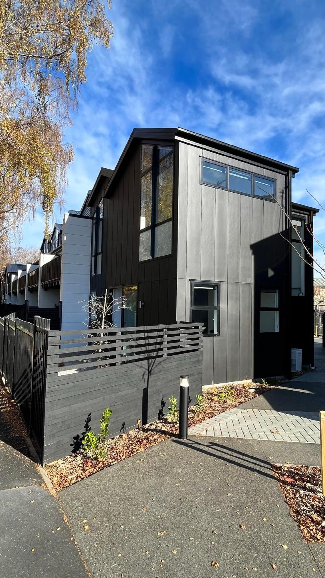 Luxury 2 Bedroom by St James Park view 5