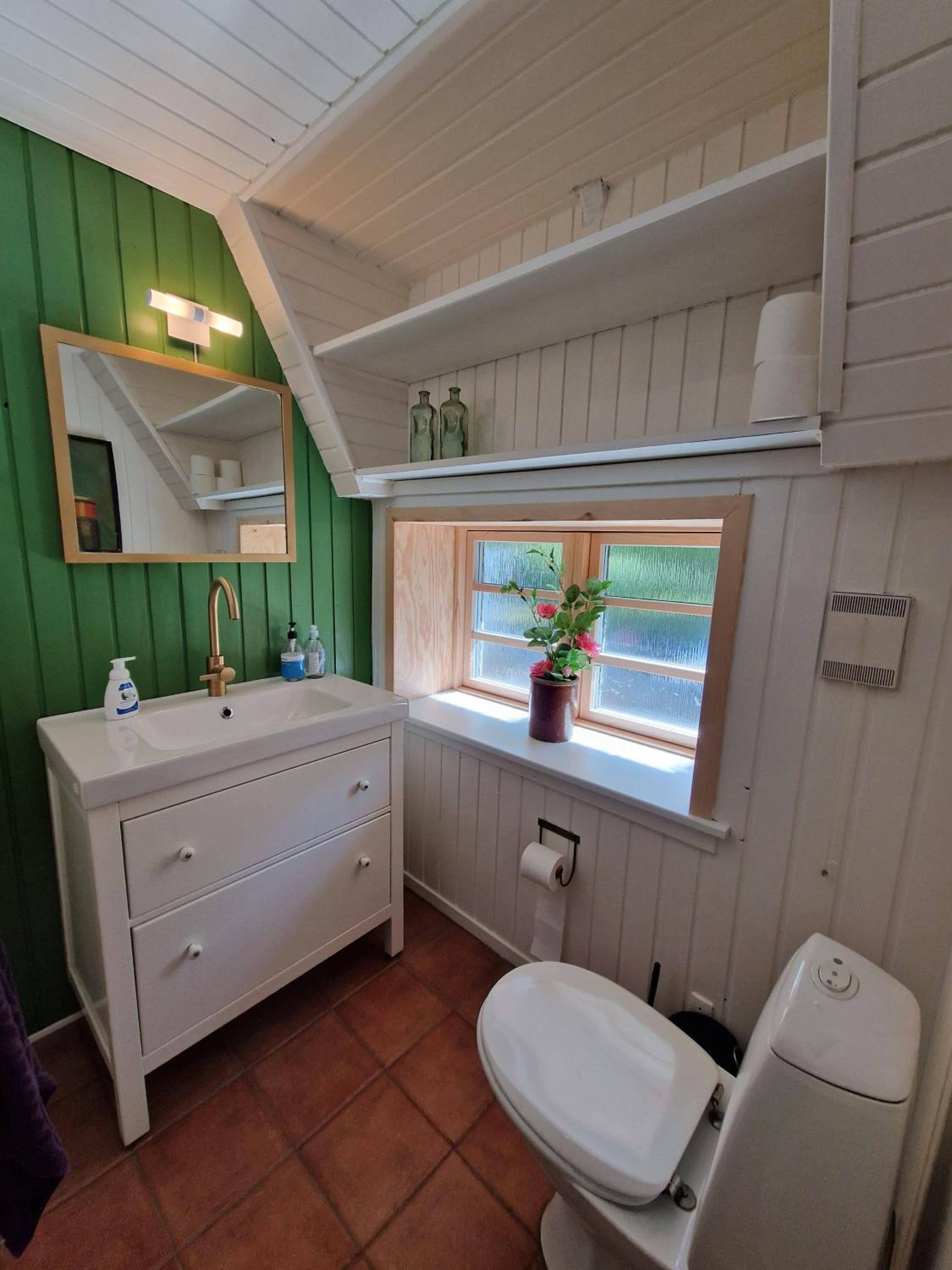 Family-Friendly Coastal Cottage