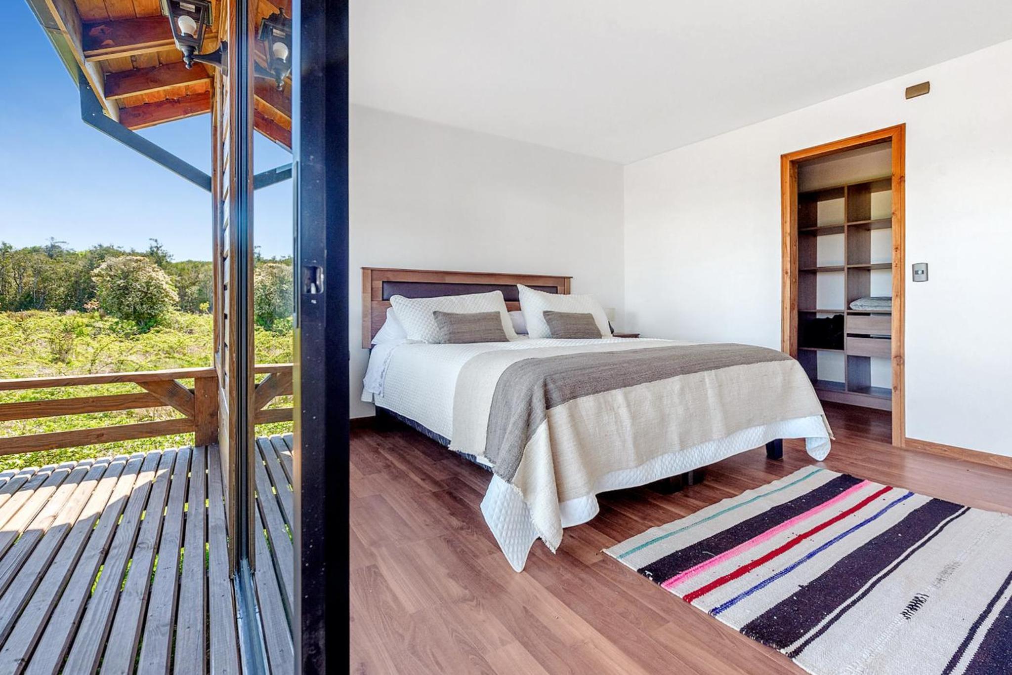 Orilla de Lago con Hot Tub, parrilla y vistas