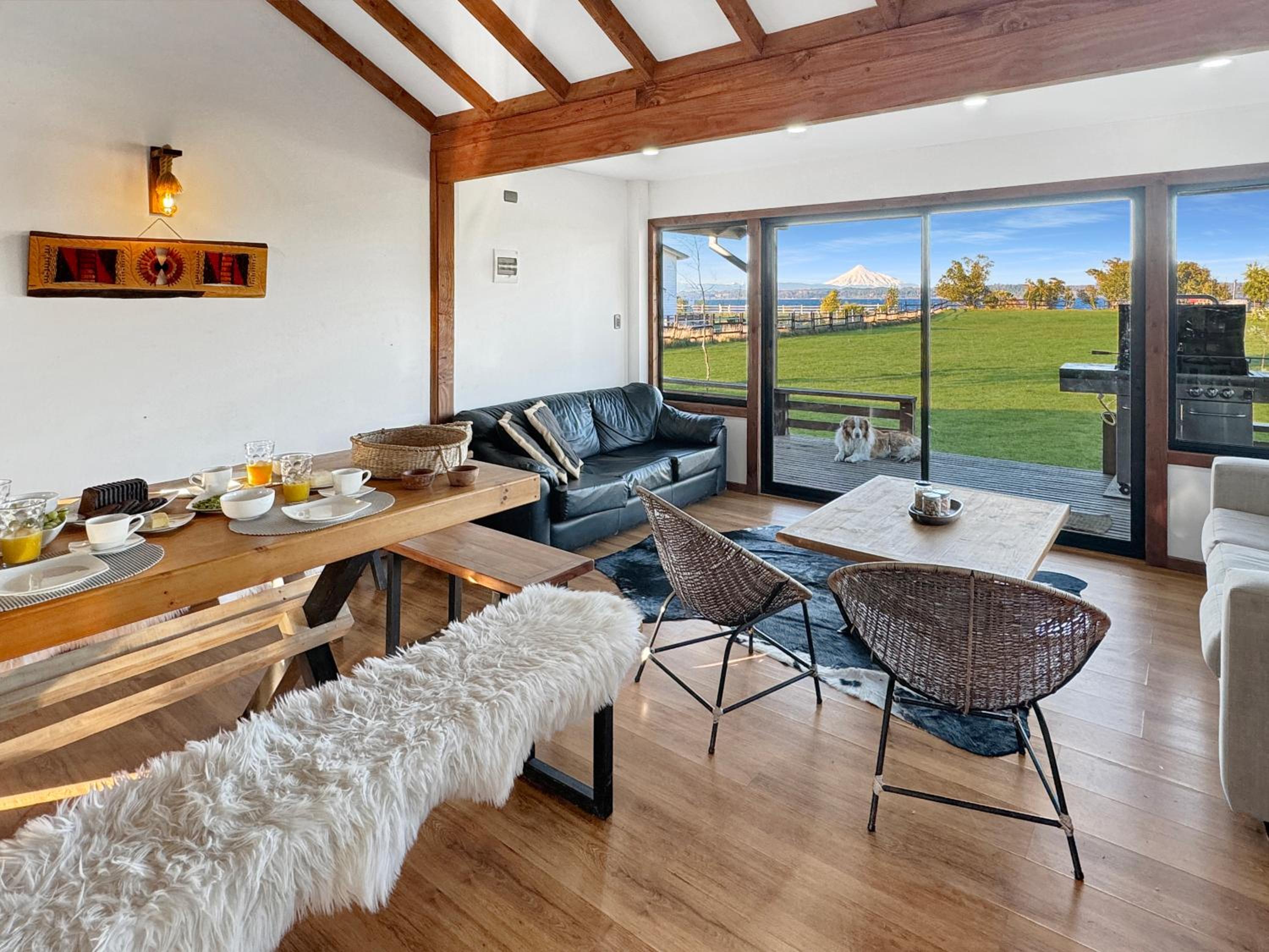 Orilla de Lago con Hot Tub, parrilla y vistas