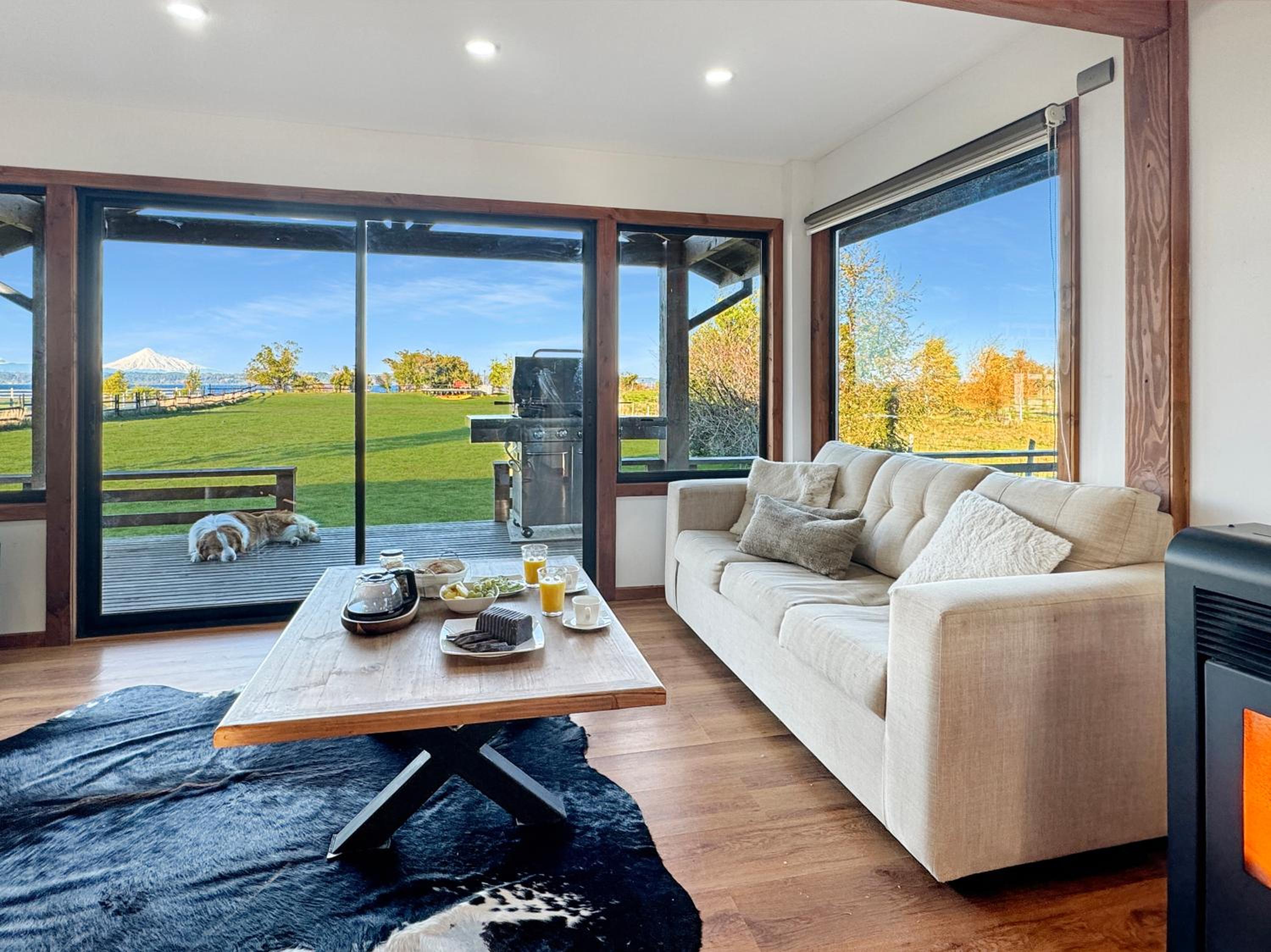 Orilla de Lago con Hot Tub, parrilla y vistas