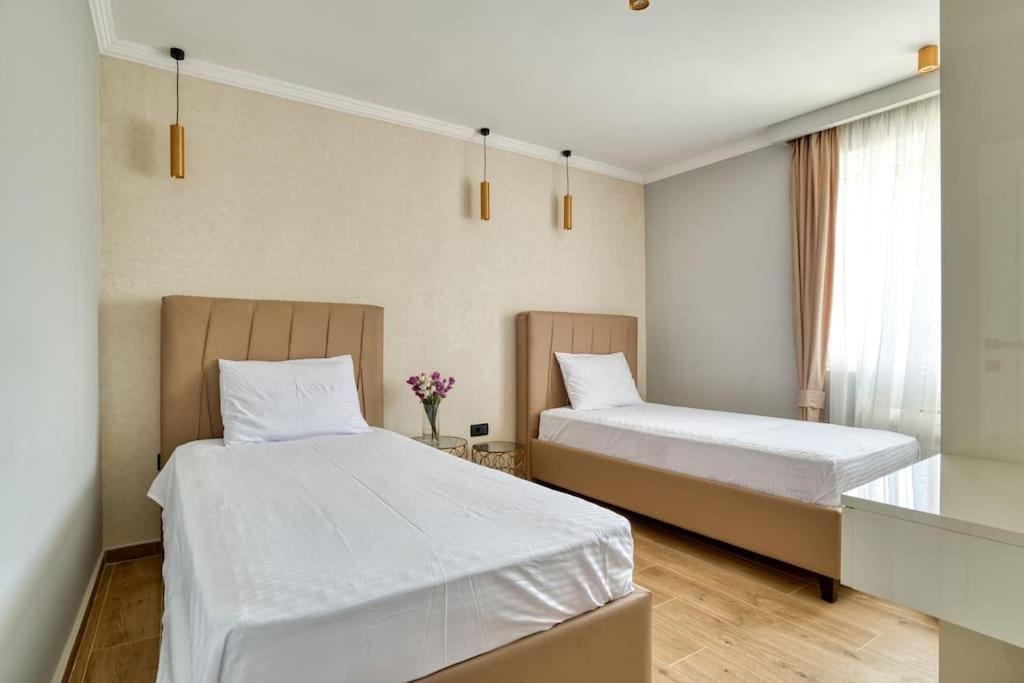 Luxury and Romantic Complex - Private Teracce & Parking - 7min from Beach