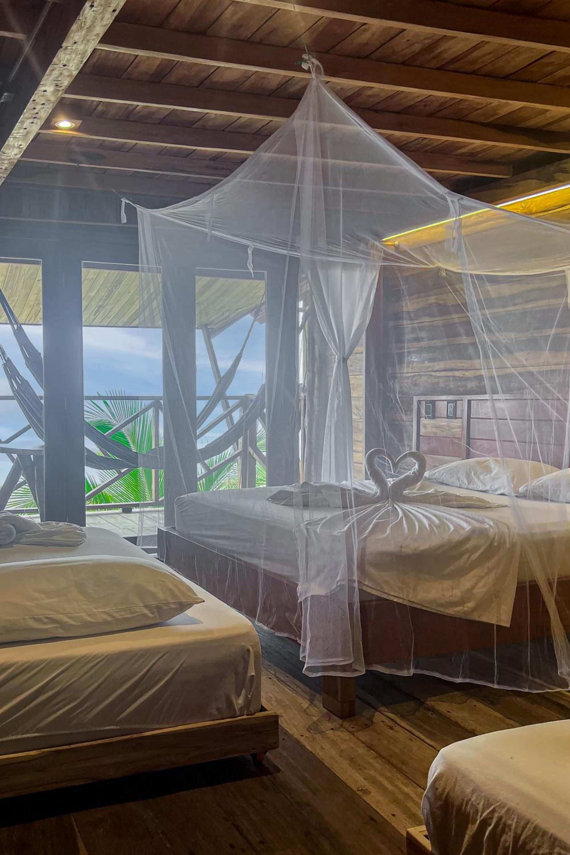 Hostal MOCAMBO BEACH