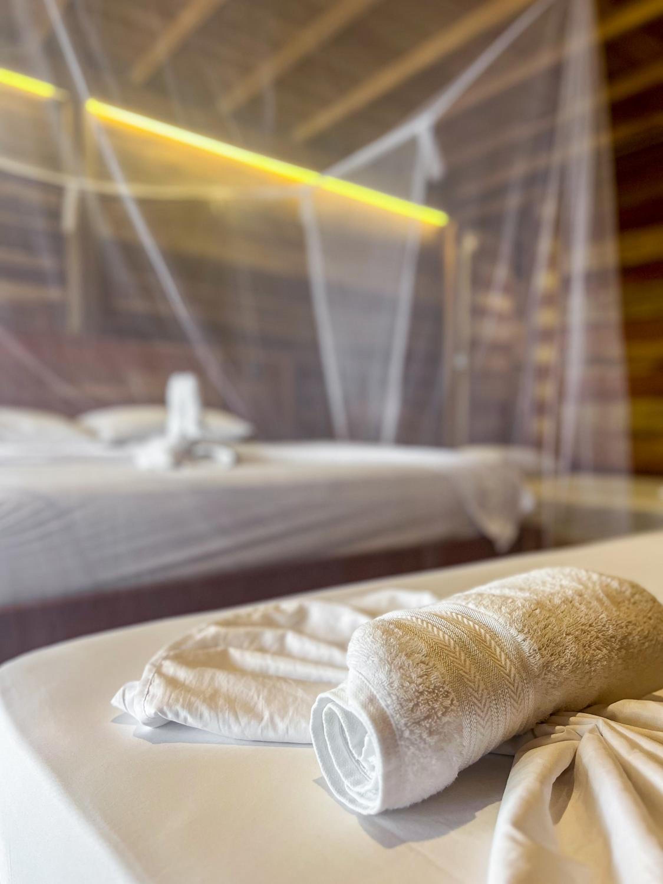 Hostal MOCAMBO BEACH