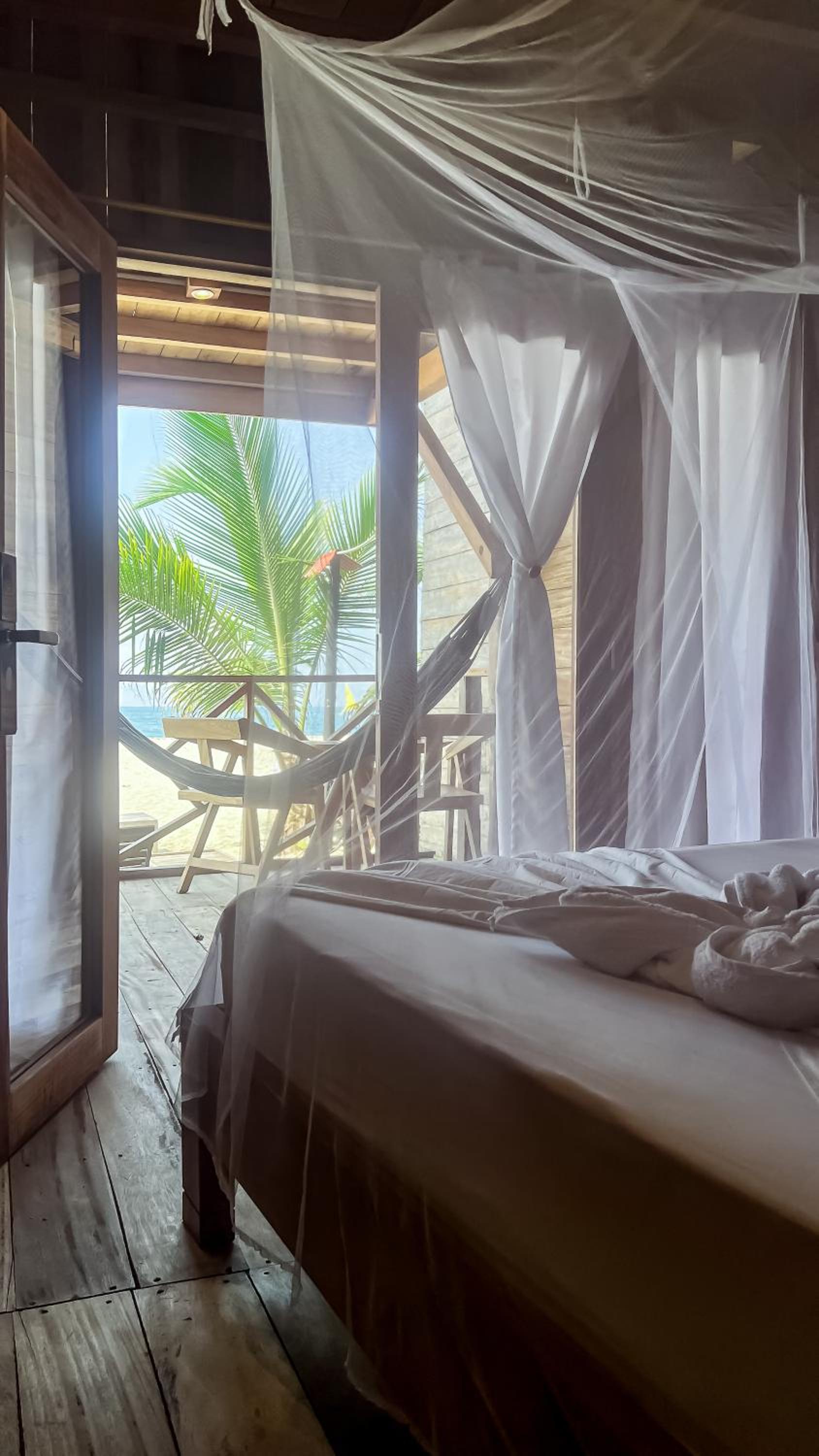 Hostal MOCAMBO BEACH