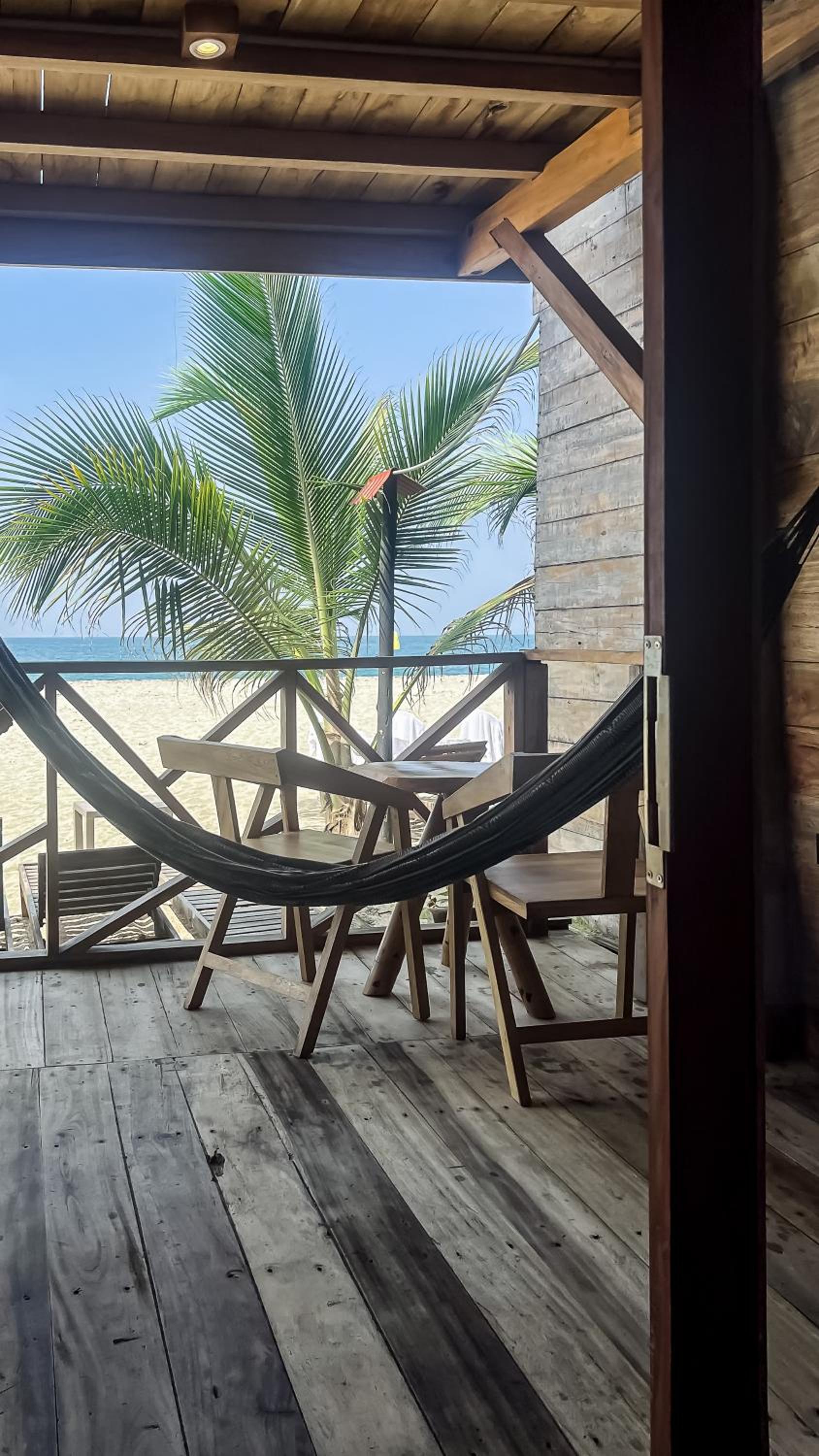 Hostal MOCAMBO BEACH