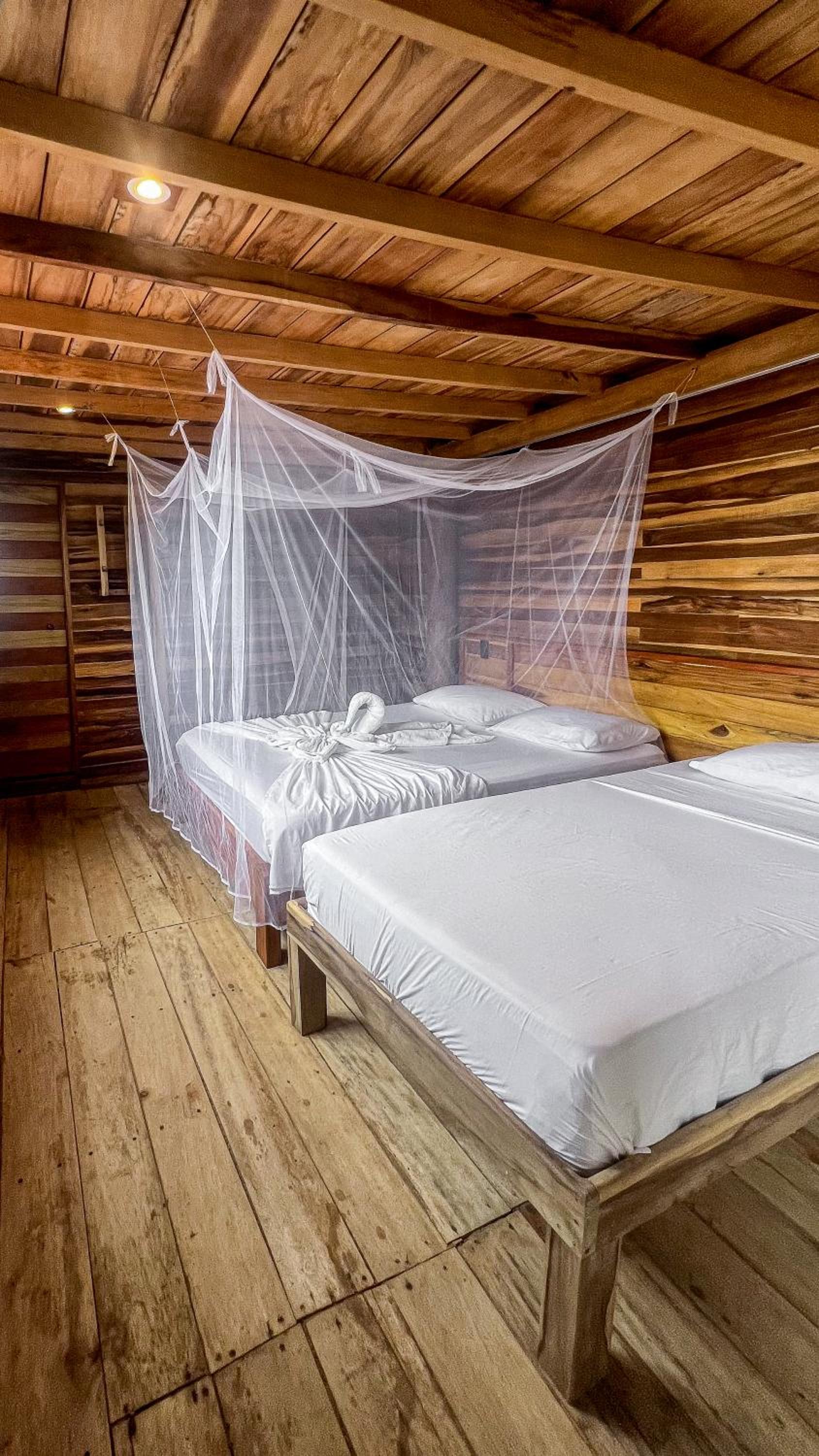 Hostal MOCAMBO BEACH