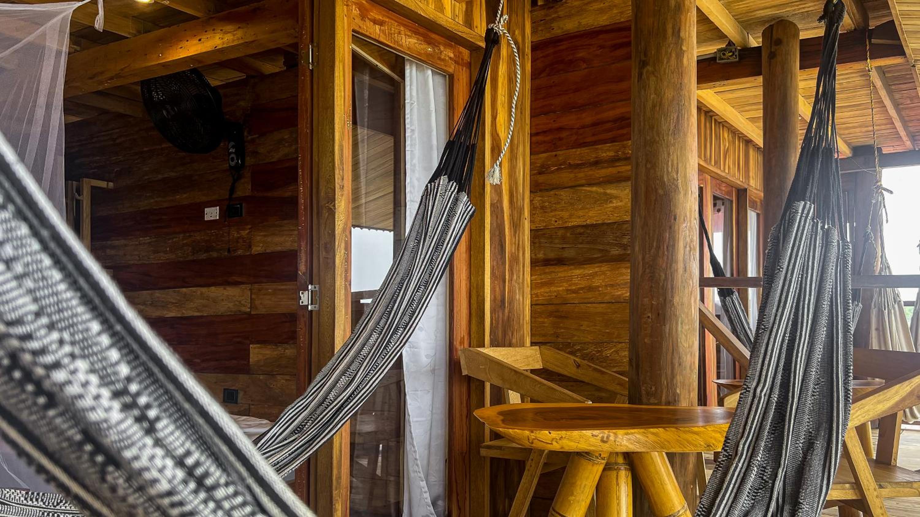 Hostal MOCAMBO BEACH