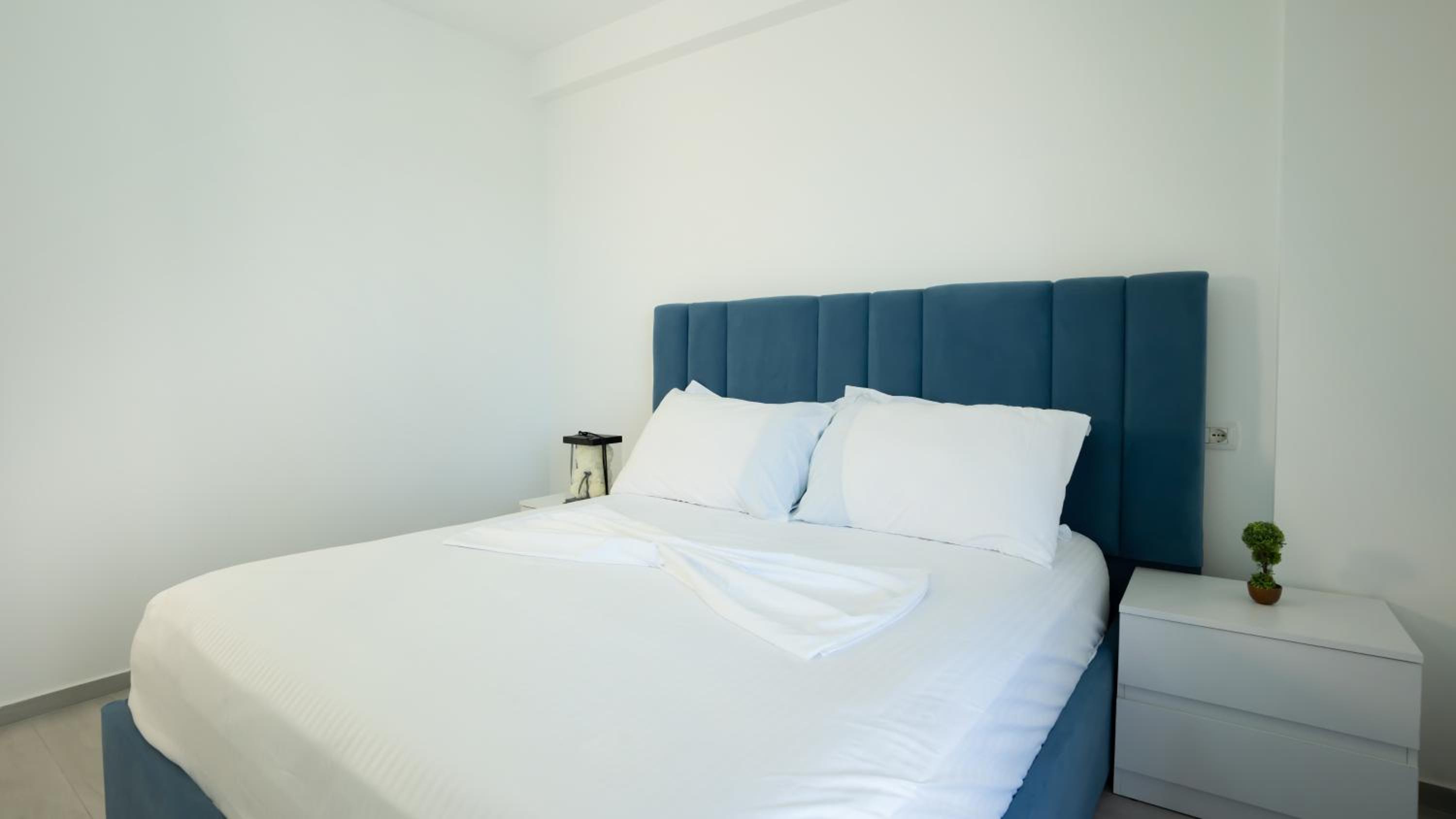 Ola Apartments