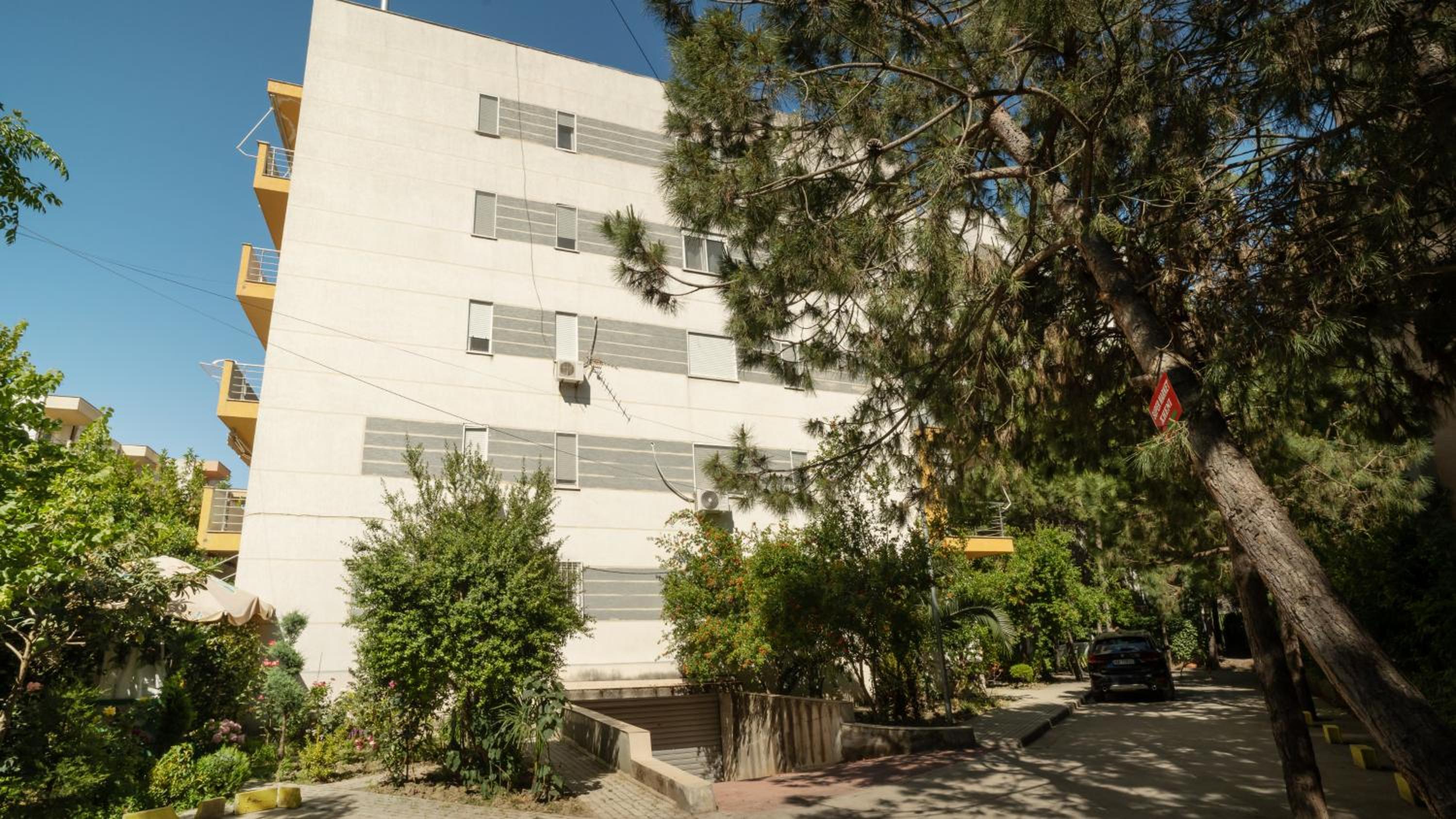 Ola Apartments