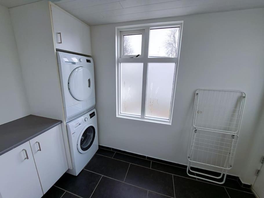 Spacious Apartment -Top Location view 4
