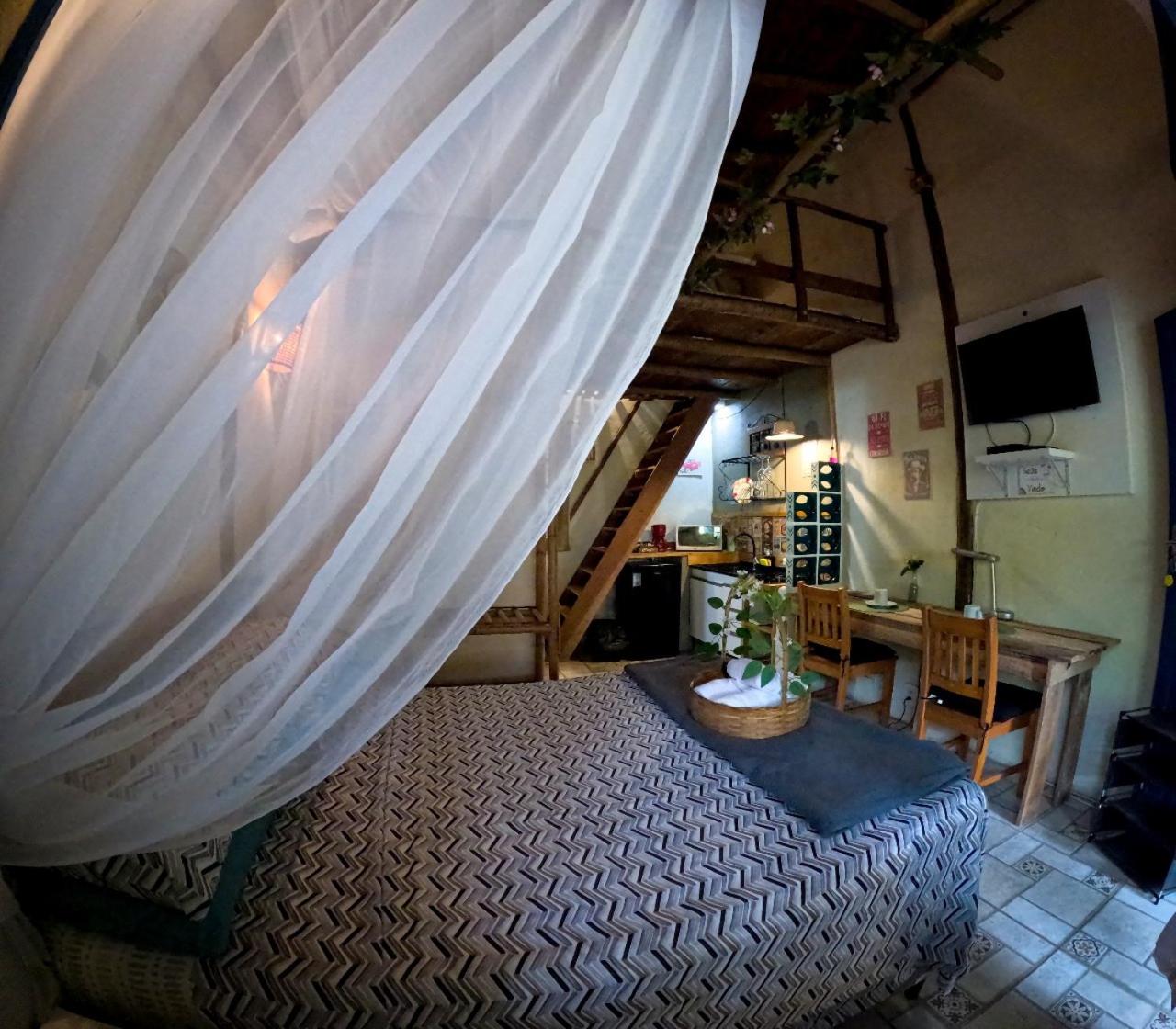 Chalé Bonito Paraty - Acomodações Privativas - Natureza - Wi-fi - TV - Garagem view 3