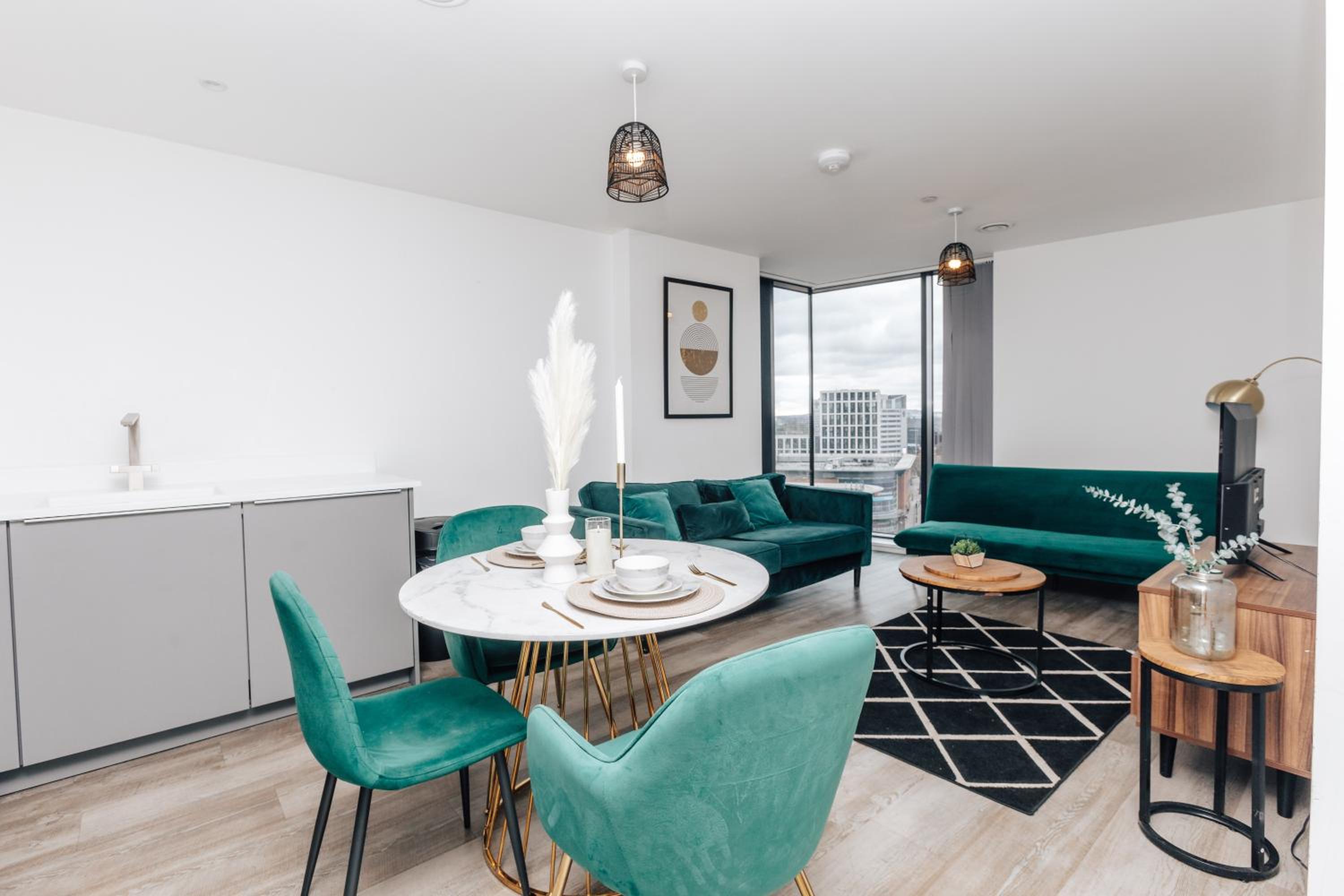 Luxury 2 Bedroom Apartment, Broad street Birmingham view 2