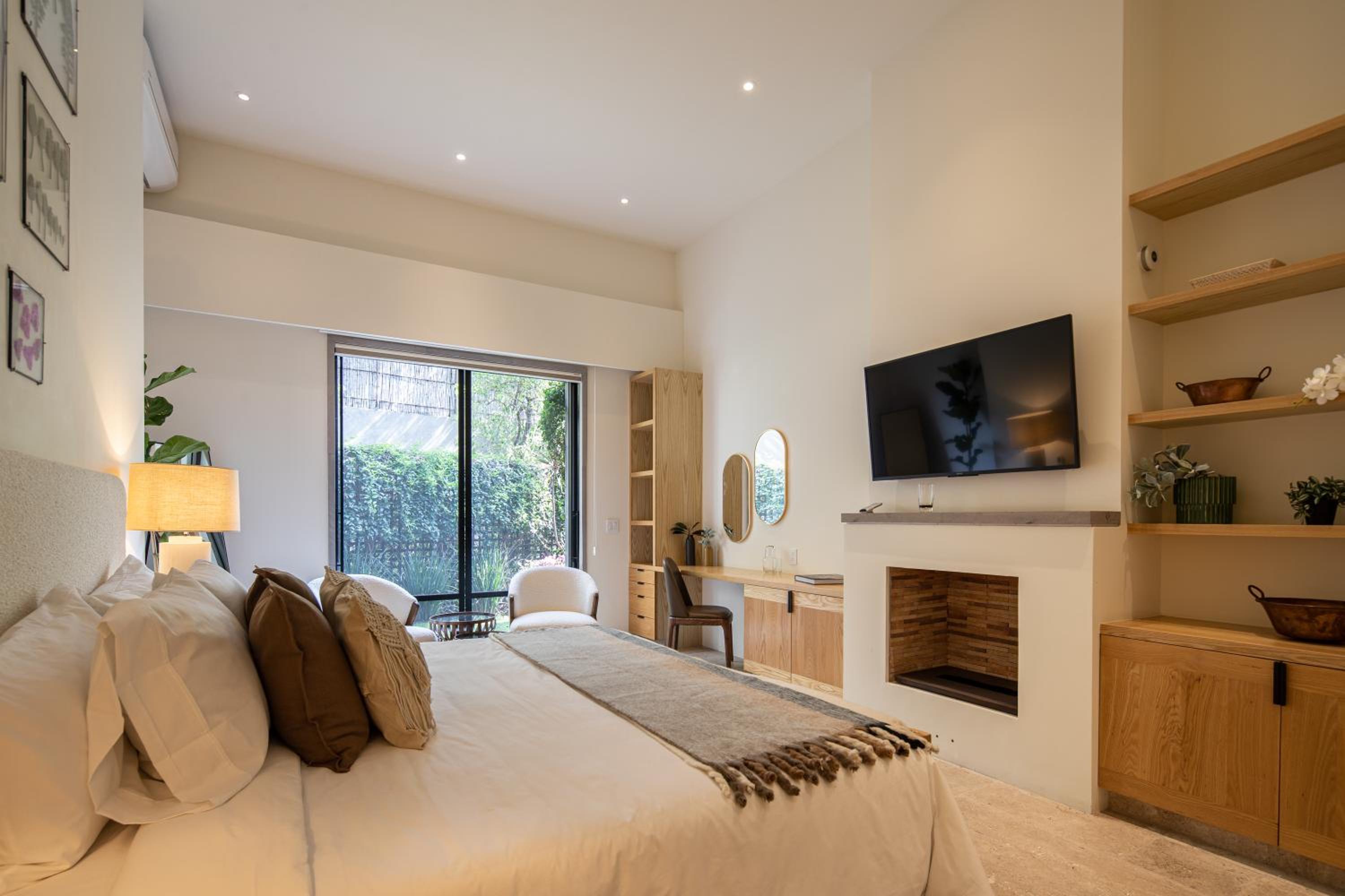 HOLT Parque Juarez Privada Stunning 5BR Villa