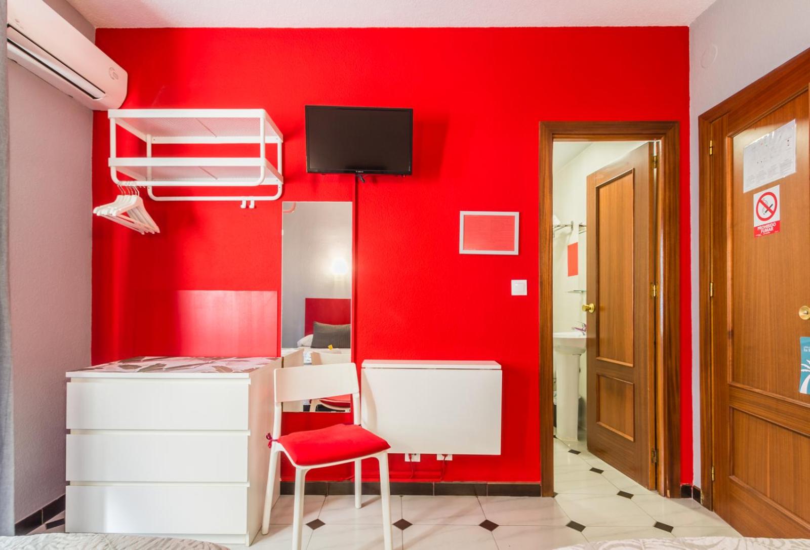 Hostal Tropical