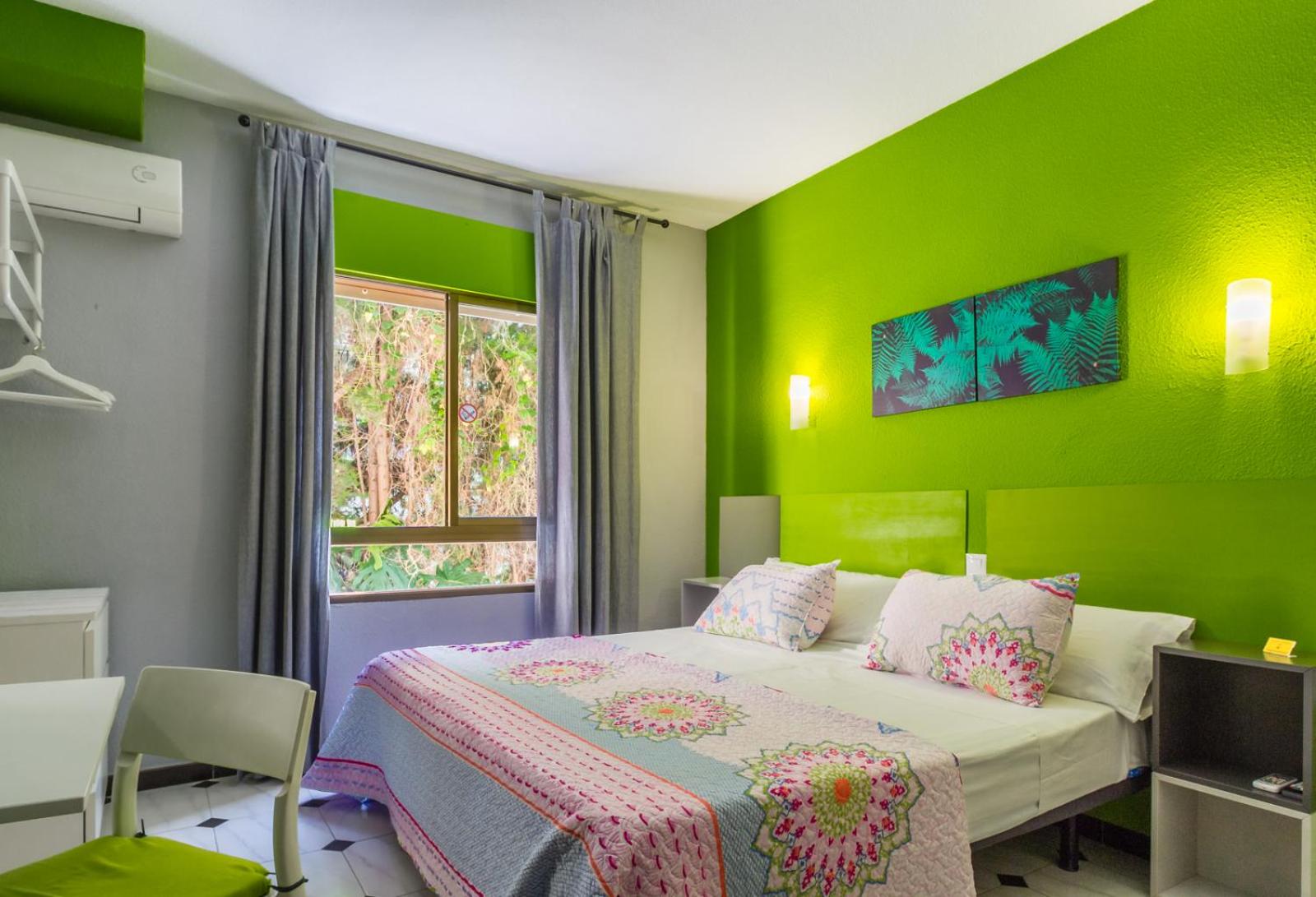 Hostal Tropical