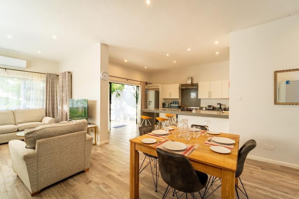 Platinum Peak Luxury Apartment -Victoria Falls view 4