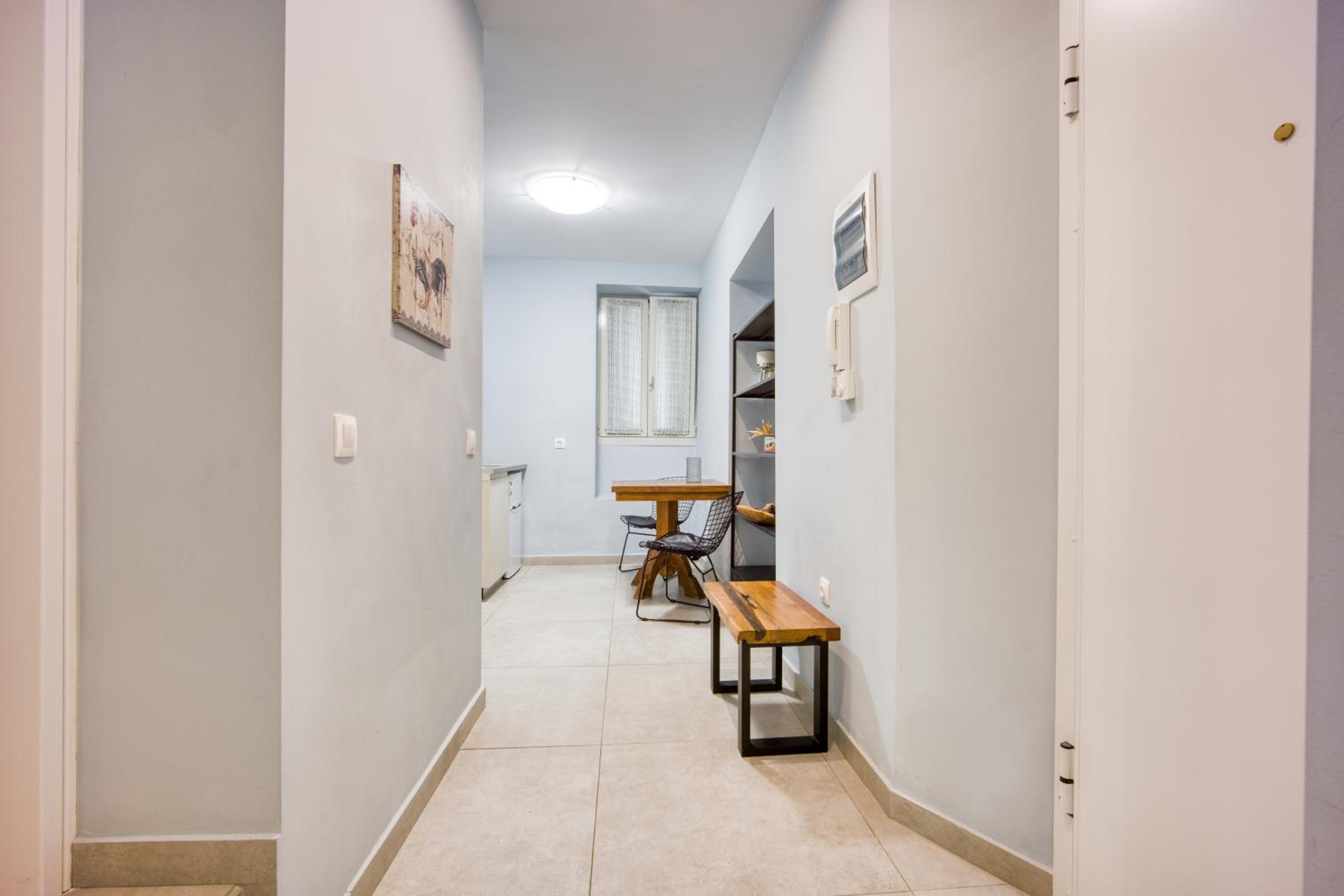 Bentzi...Boutique Apartment in Pangrati, Superior Suite (2) for 4 guests