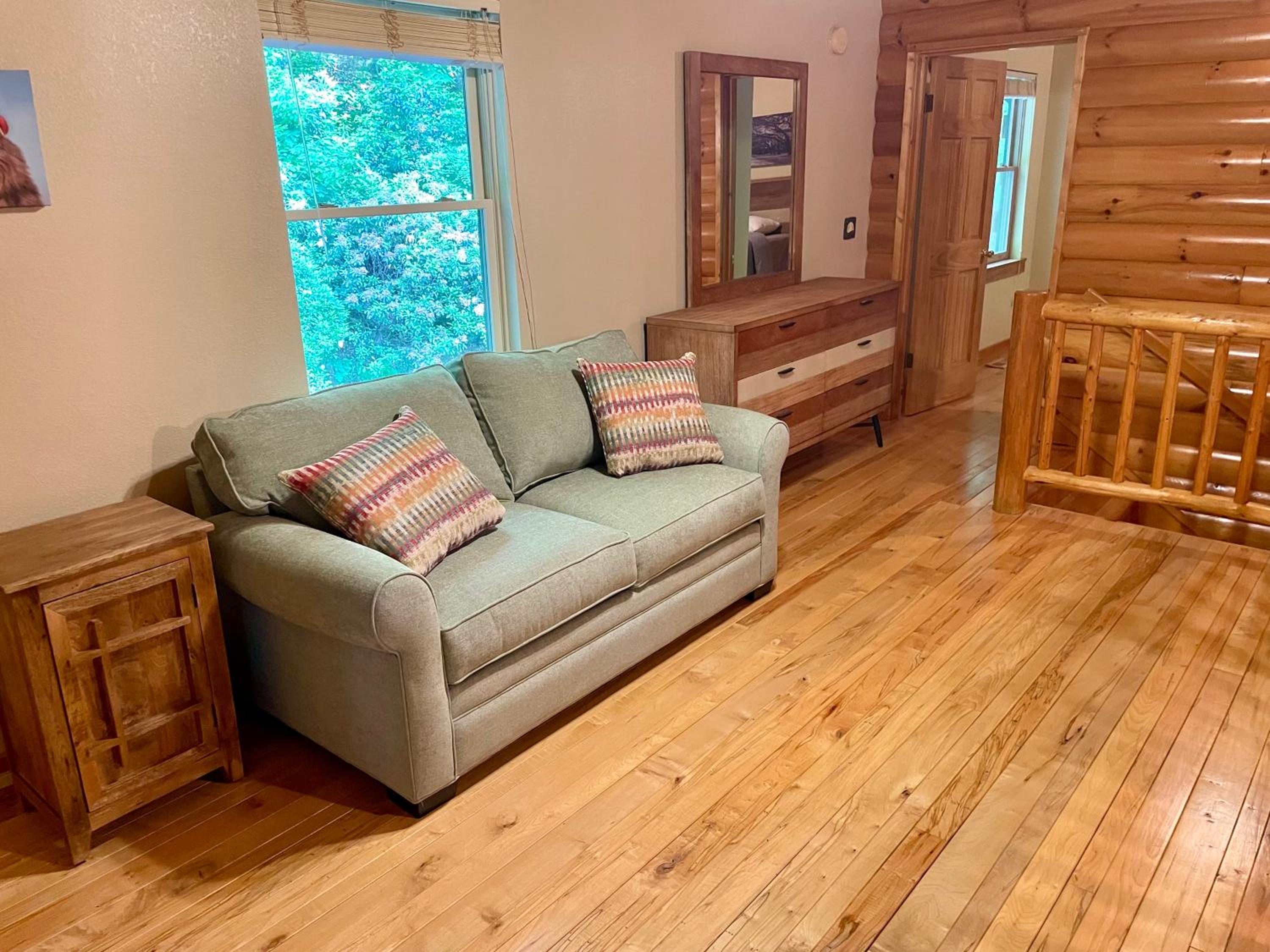 Lilly and Oliver's Cabin view 3