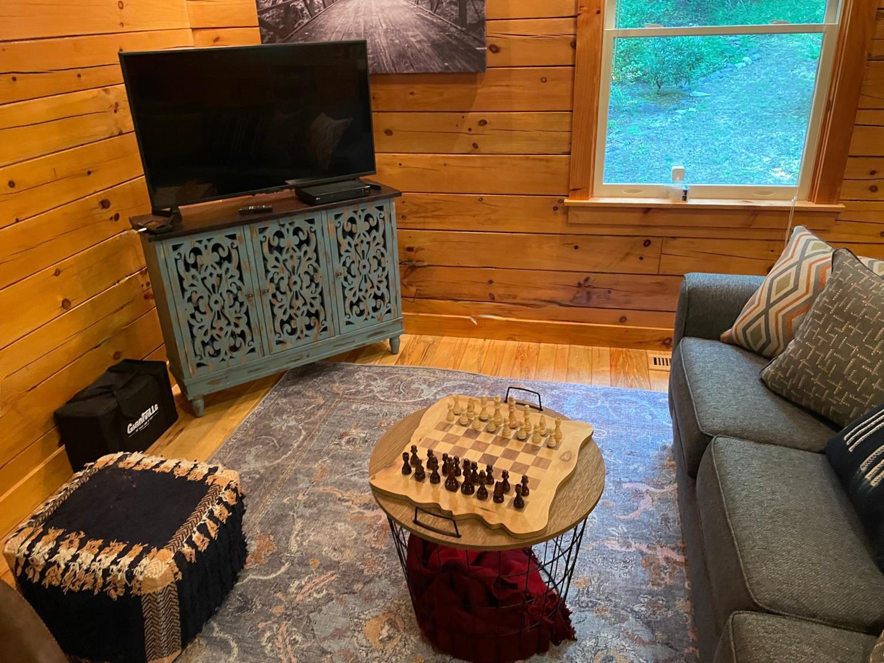 Lilly and Oliver's Cabin view 4