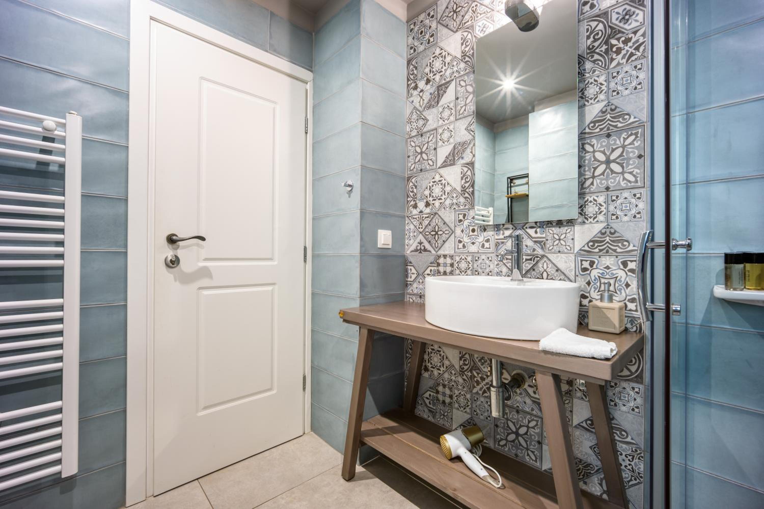 Bentzi...Boutique Apartment in Pangrati, Superior Suite (2) for 4 guests