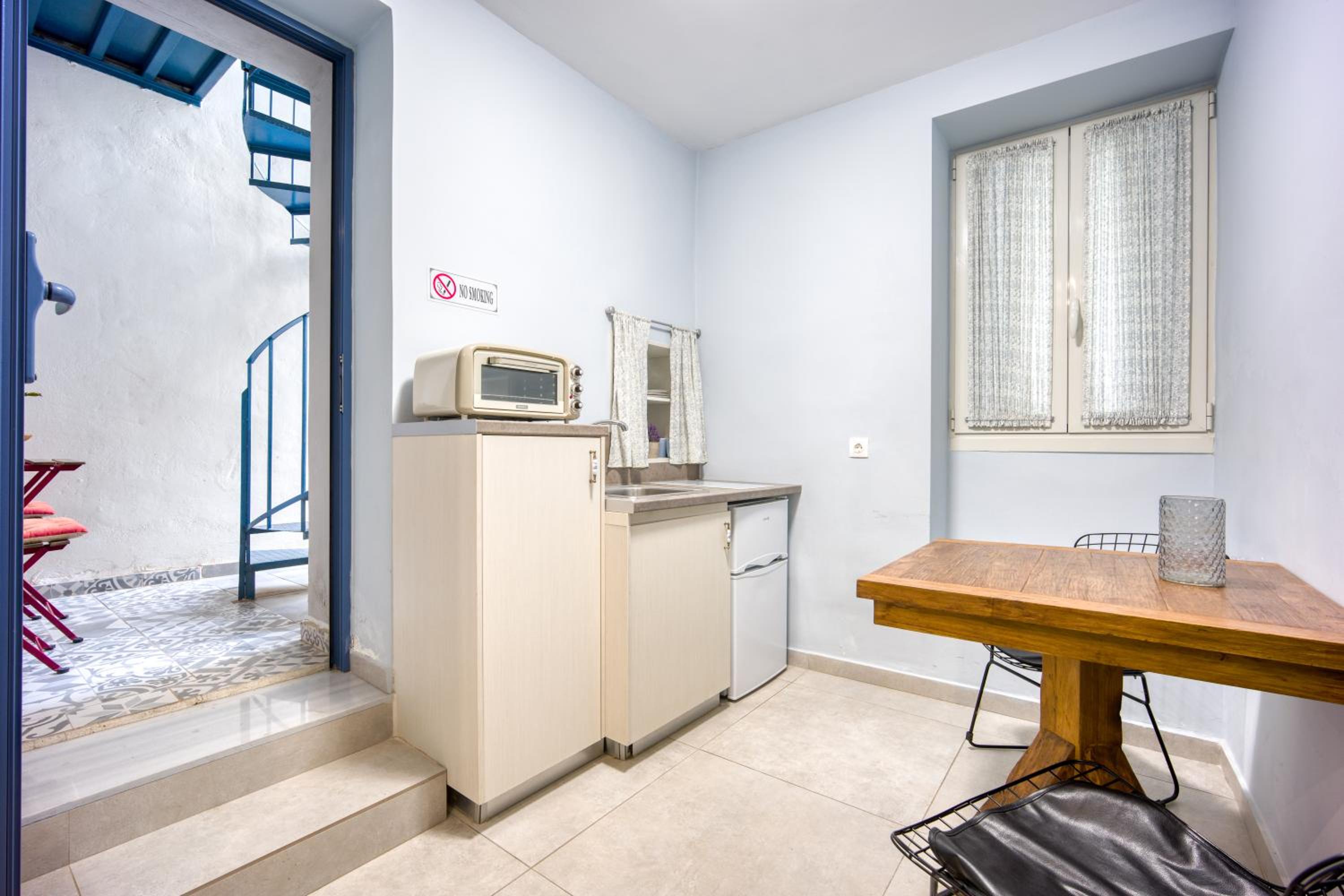 Bentzi...Boutique Apartment in Pangrati, Superior Suite (2) for 4 guests