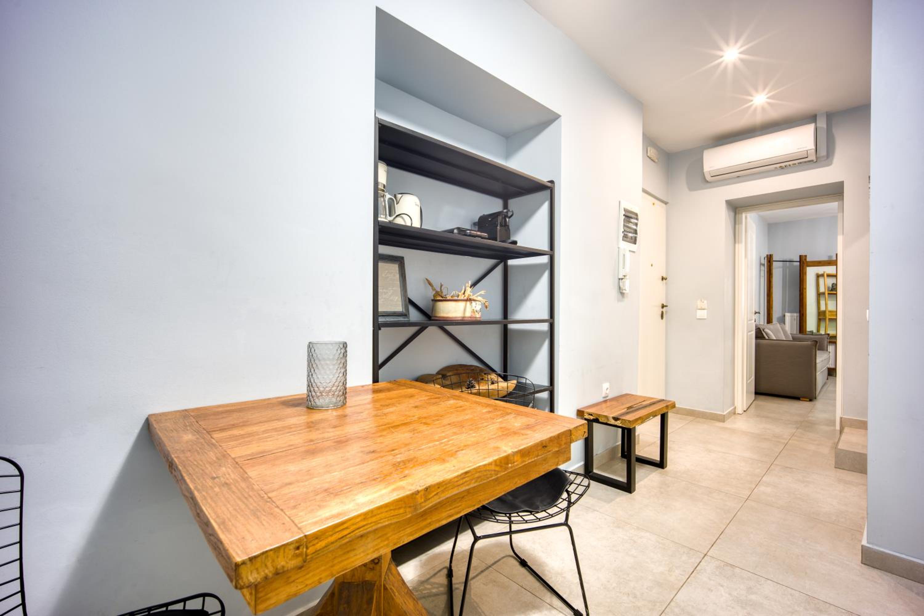 Bentzi...Boutique Apartment in Pangrati, Superior Suite (2) for 4 guests