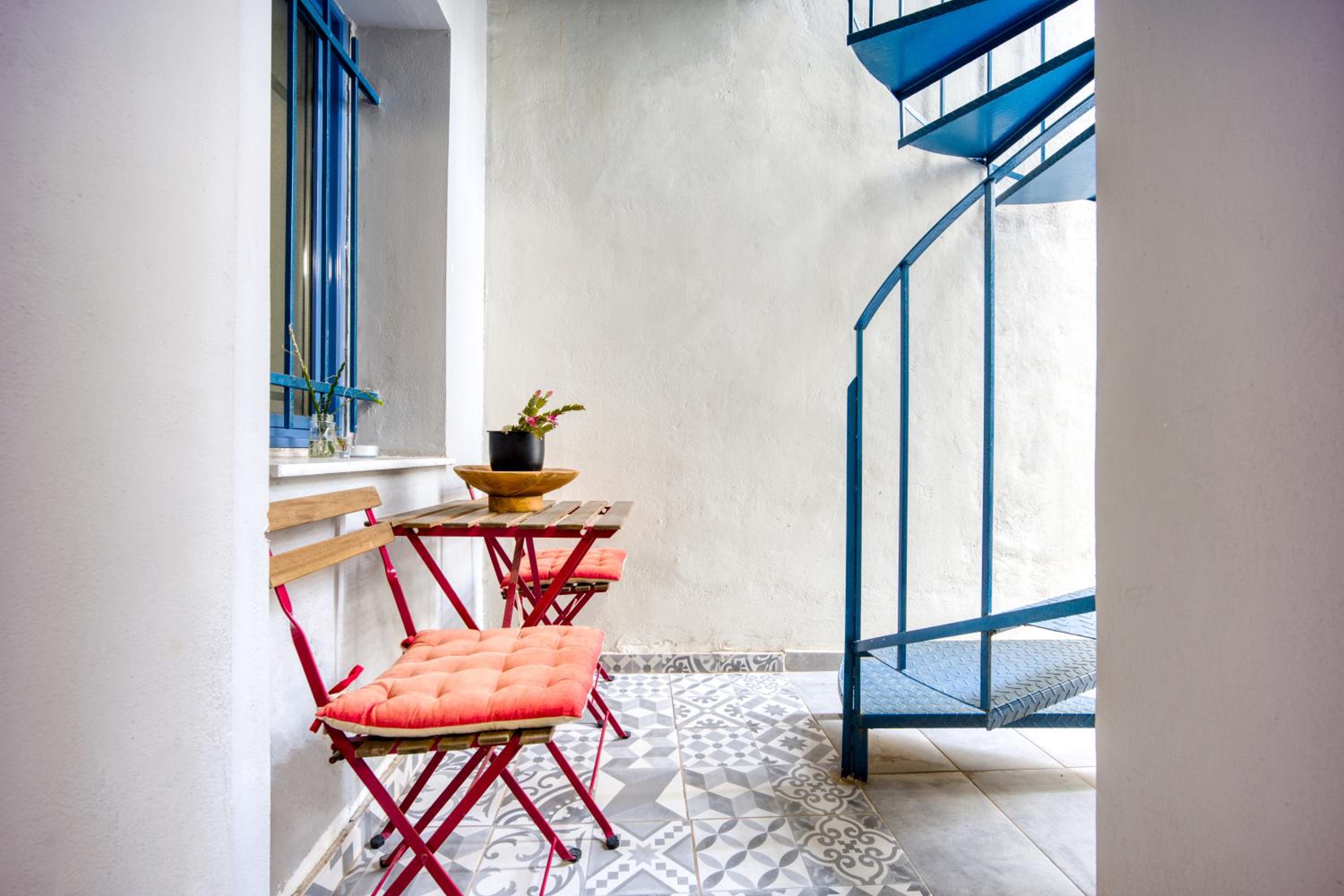 Bentzi...Boutique Apartment in Pangrati, Superior Suite (2) for 4 guests