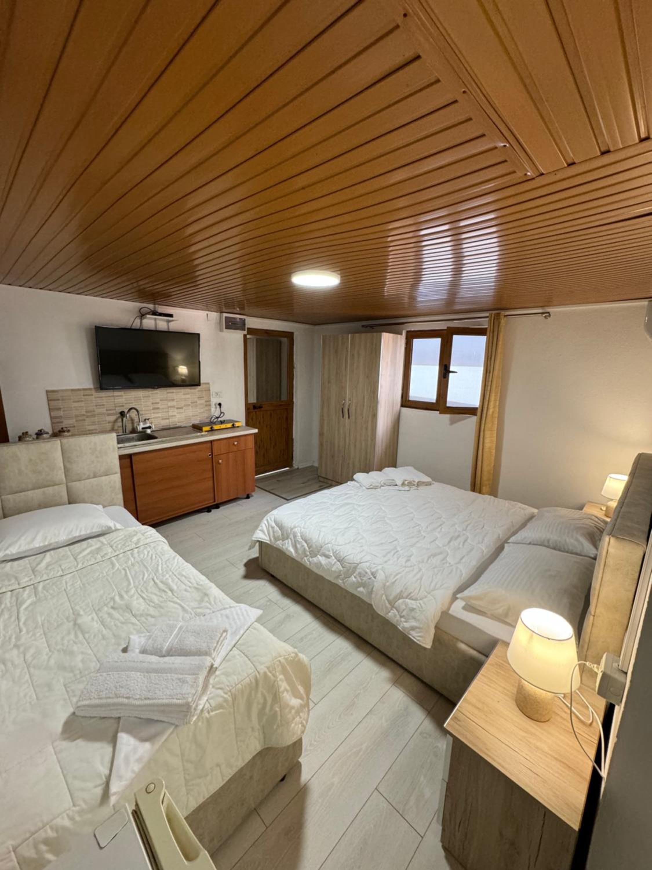 Lake Bliss Cabins