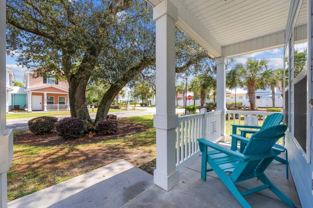 2 Bedroom Coastal Cottage 1 block to the beach view 4