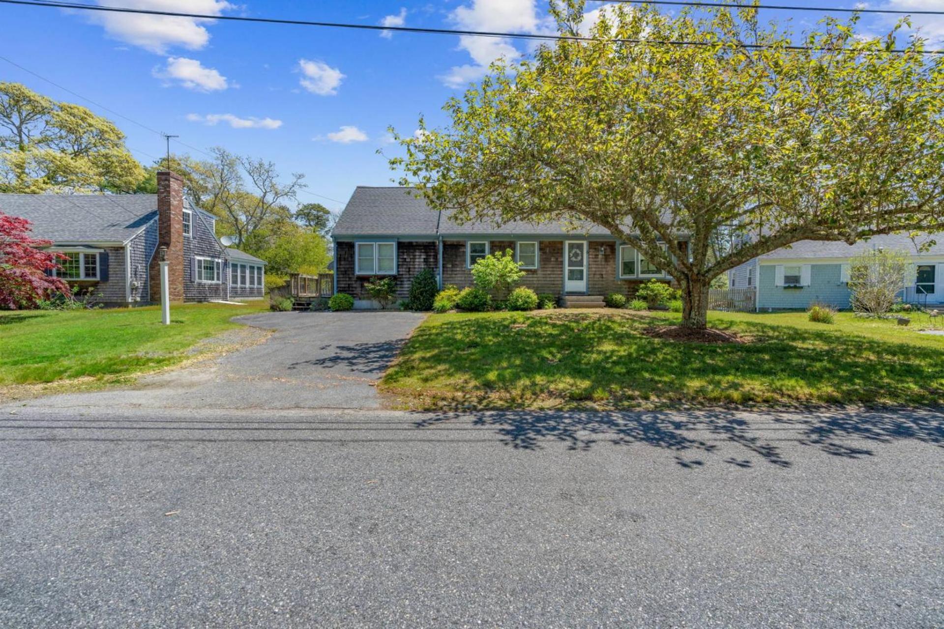 6 Lakeside Terrace, Harwich view 2