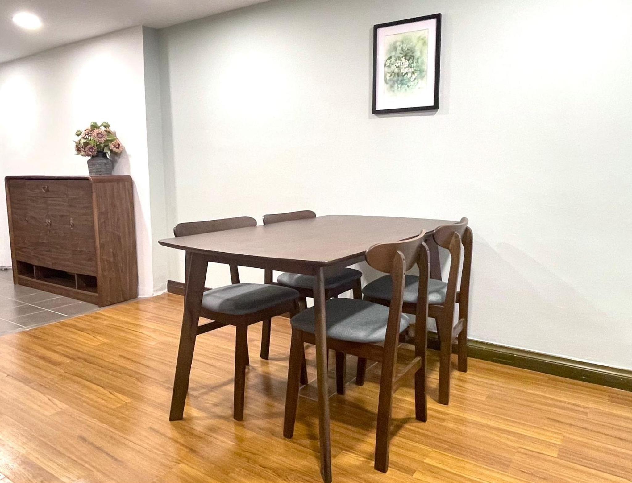 Cozy home in city center with free parking -1D
