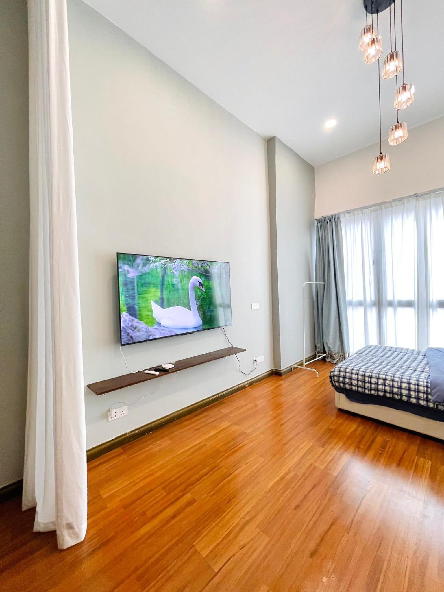 Cozy home in city center with free parking -1D
