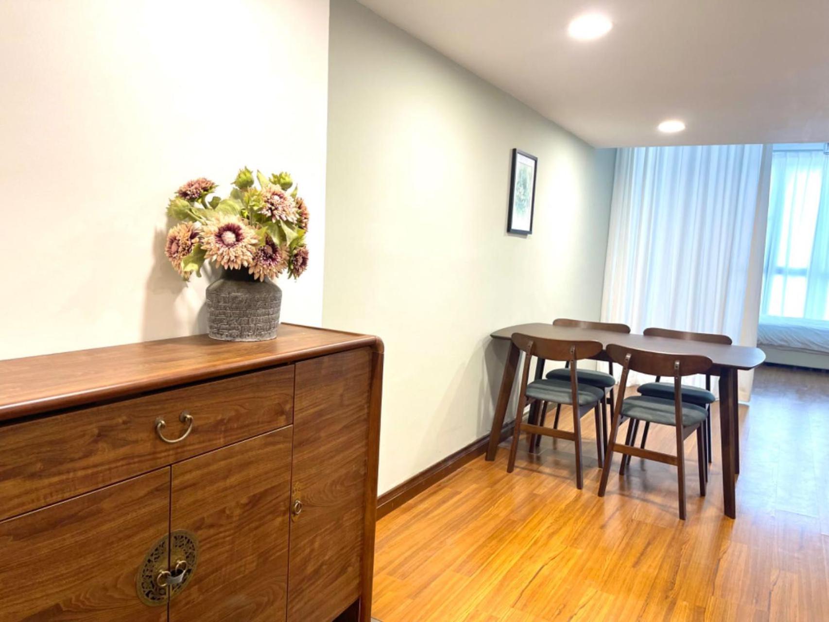 Cozy home in city center with free parking -1D