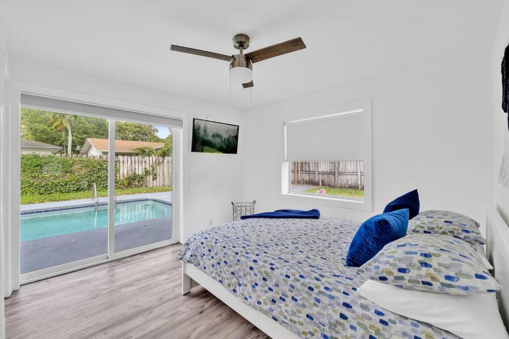 Sunny Miami Stay - Pool - BBQ - Centrally Located