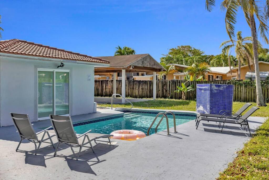 Sunny Miami Stay - Pool - BBQ - Centrally Located