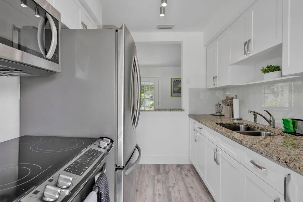 Sunny Miami Stay - Pool - BBQ - Centrally Located