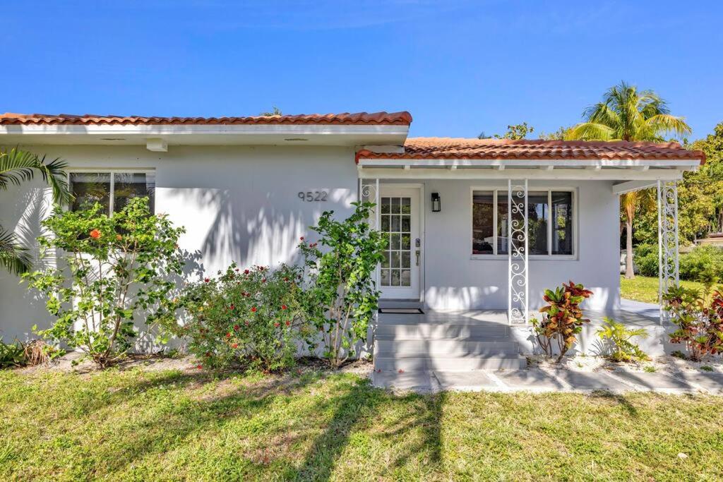 Sunny Miami Stay - Pool - BBQ - Centrally Located
