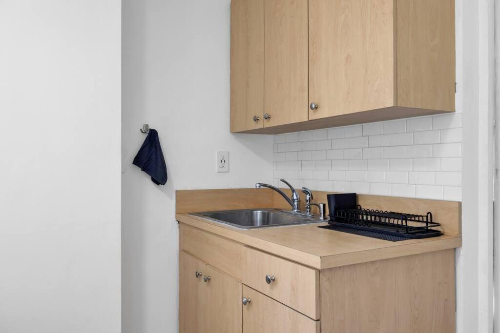 Sunny Miami Stay - Pool - BBQ - Centrally Located
